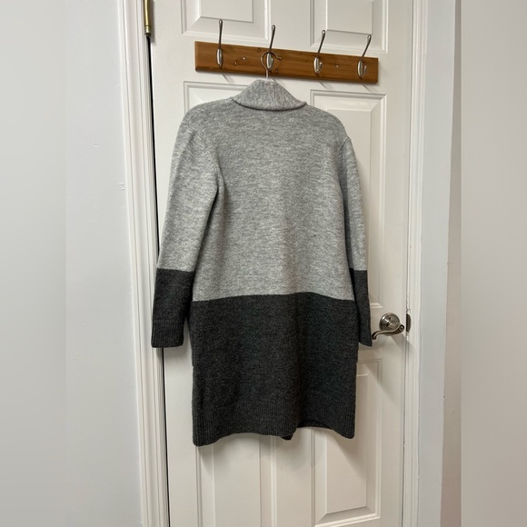 MICHAEL KORS GREY COLOR BLOCK CARDIGAN - Picture 2 of 5